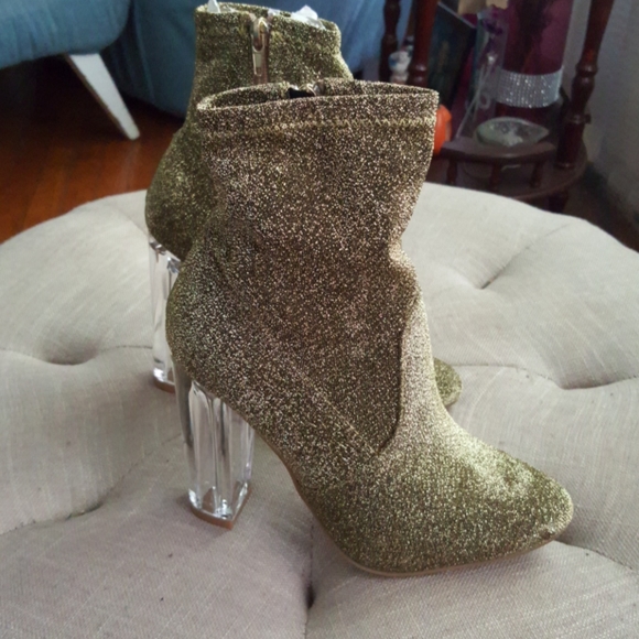 Shoes - Picture 2 of 5